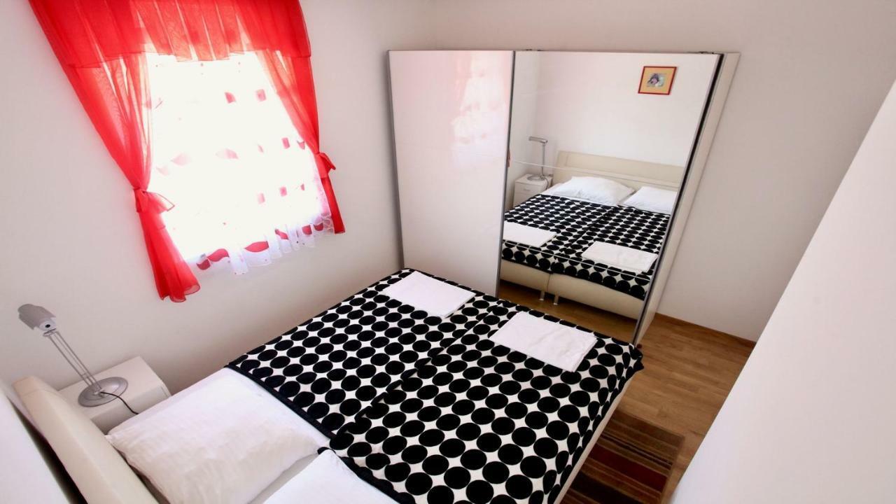 B88 Apartments - Vila Palma Sveti Filip i Jakov Zewnętrze zdjęcie